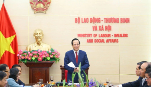 Bộ trưởng Đào Ngọc Dung: Cải cách tiền lương phải đi đôi với điều chỉnh lương hưu