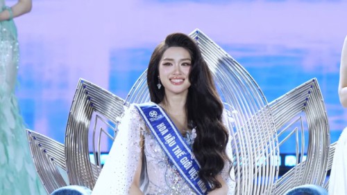 Phương Oanh đăng quang Miss World Vietnam 2025